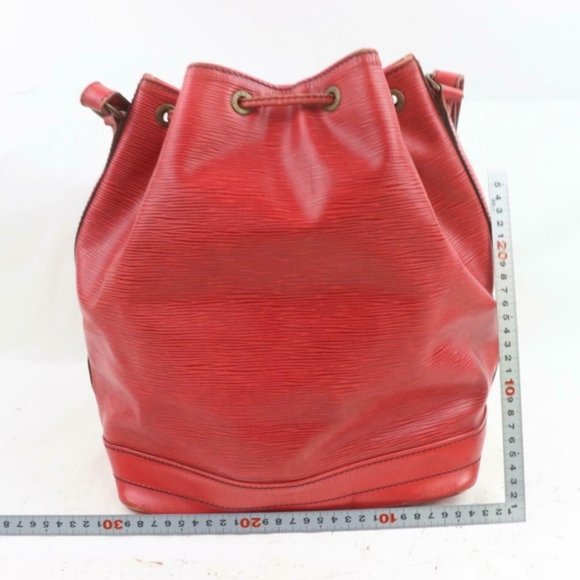 Authentic Louis Vuitton Red Neo Shoulder - Picture 7 of 7